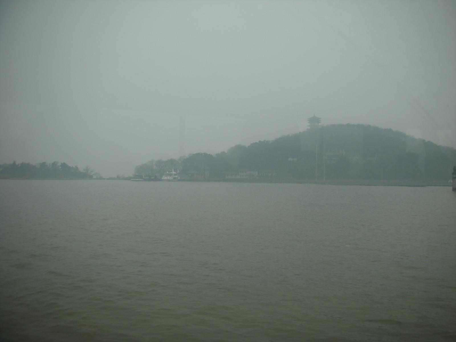 2000年ほど前は錫(スズ)の産地だったが、今は錫がない無錫(その2..無錫を代表する観光地である太湖)